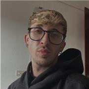 Estudiante de magisterio sin experiencia busca dar clases particulares o cuidar de sus hijos.